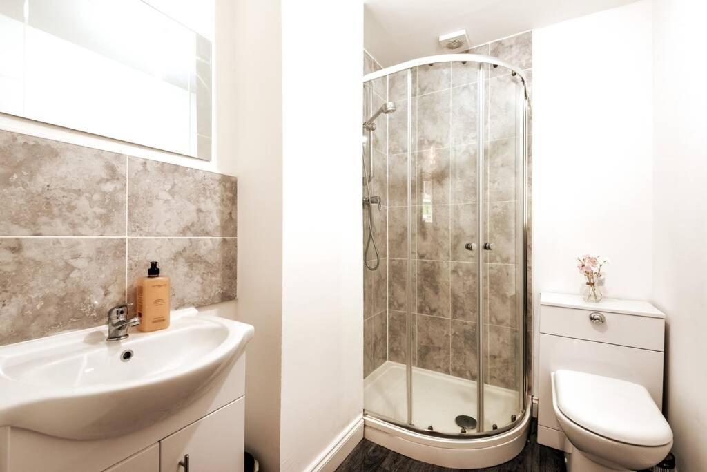 Liverpool City Centre - Fabulous 3 En-Suite Bedrooms - Sleeps 10 People Exterior photo
